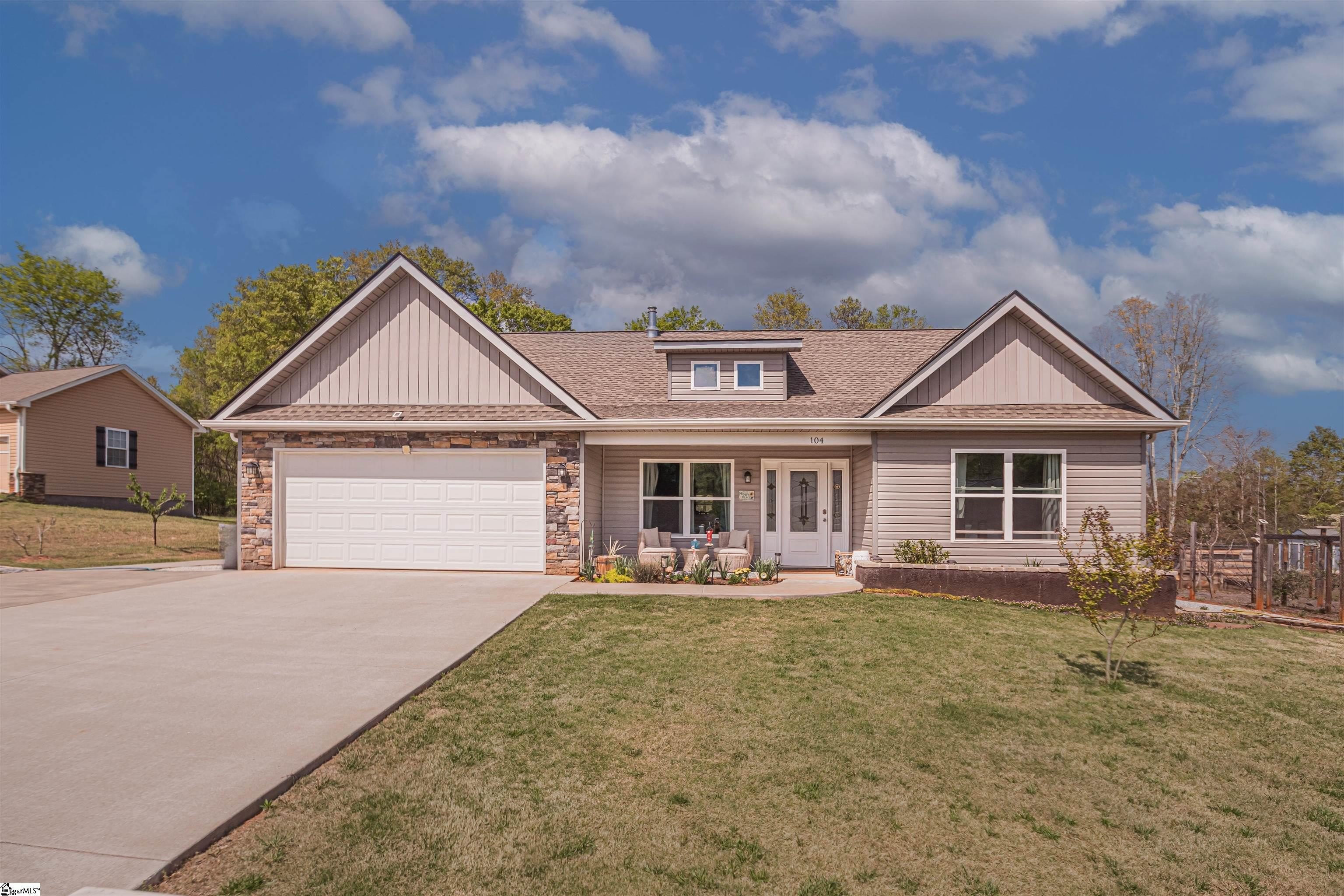 Single Family 3BR 2BA - 104 Summer Breeze Court, Townville, SC