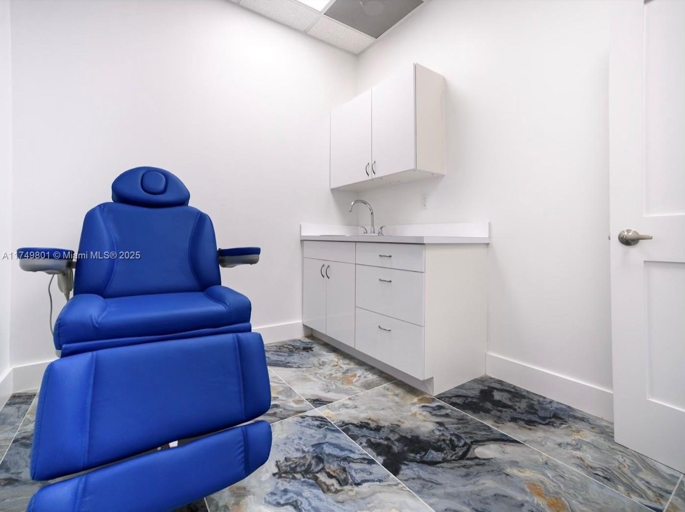 Condo - 2920 NE 207th St, Aventura, FL