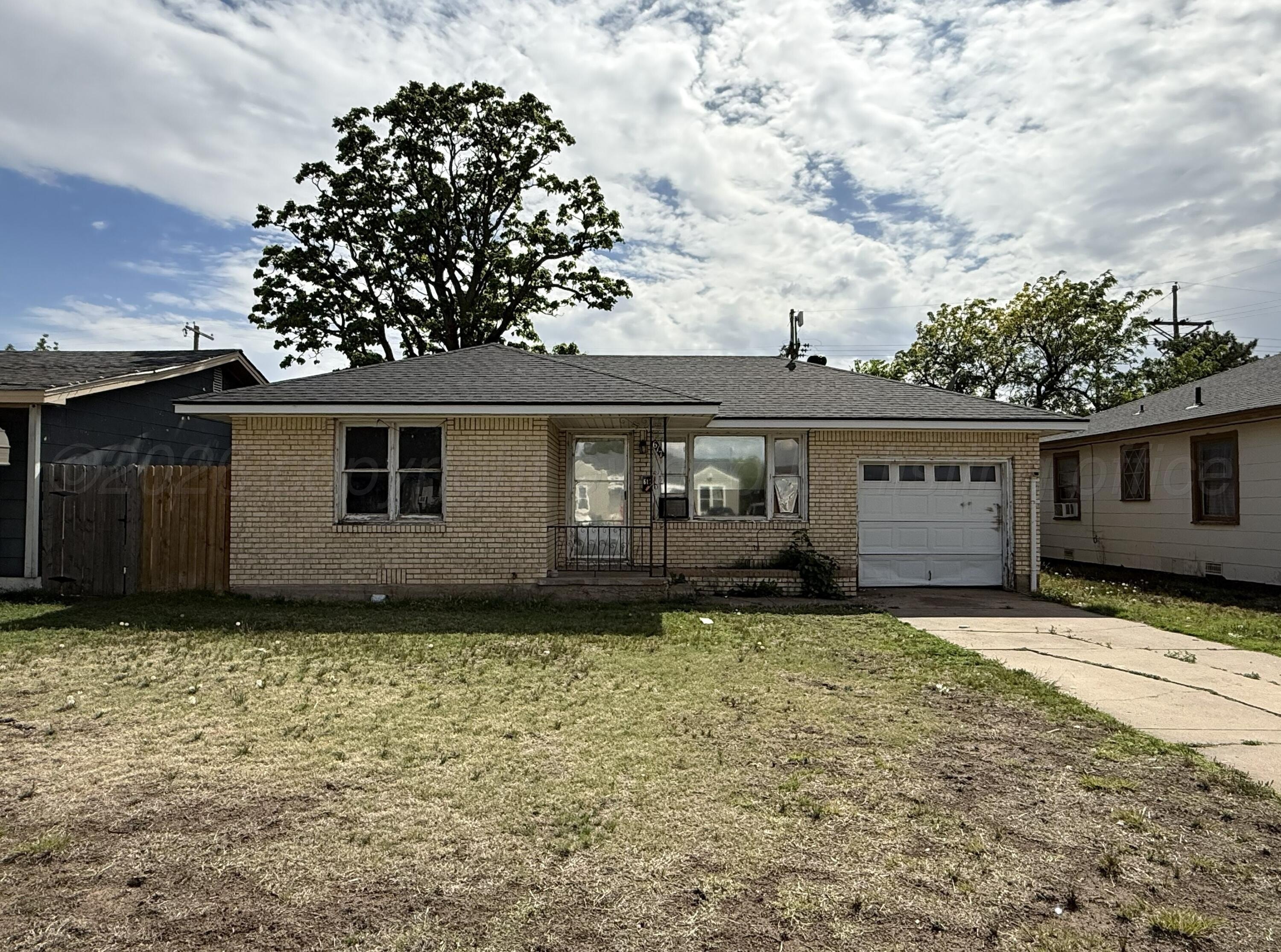 Single Family 2BR 1BA - 617 N Lefors St, Pampa, TX