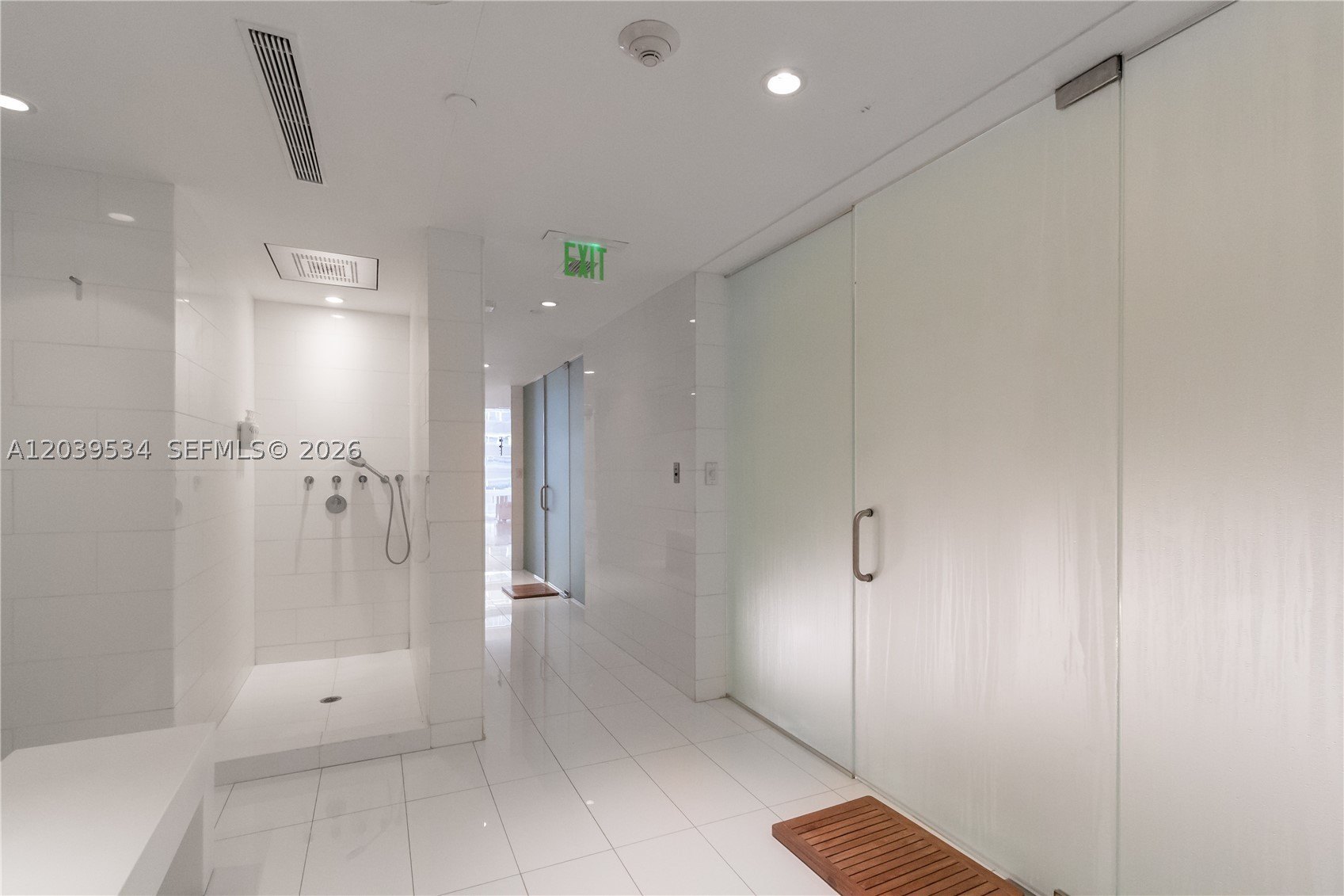 Condo 2BR 3BA - 1040 Biscayne Blvd, Miami, FL