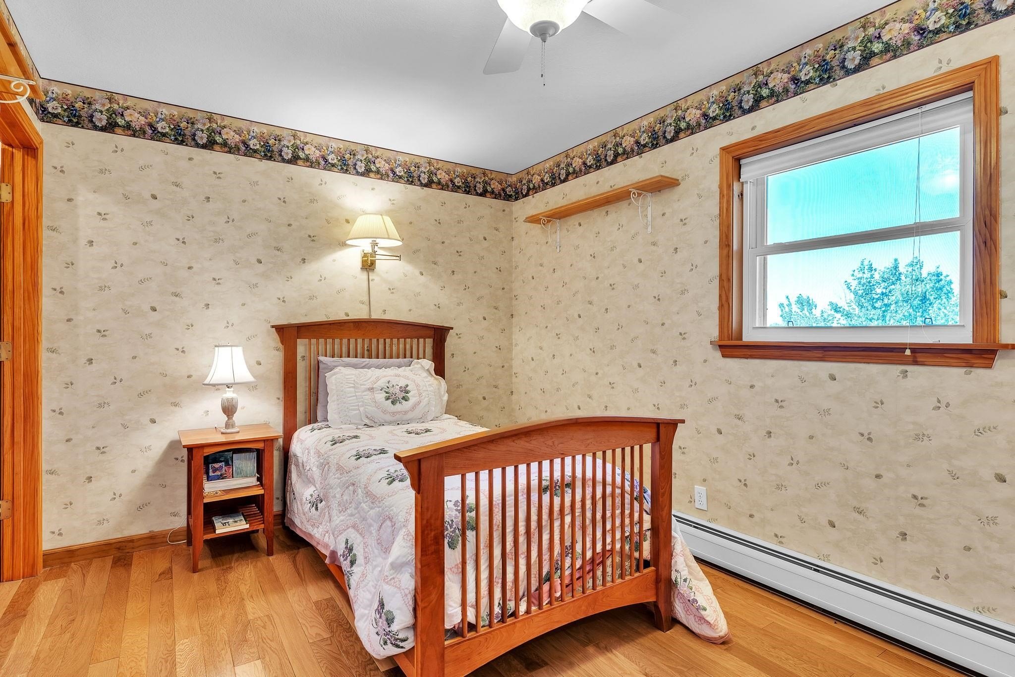 Single Family 3BR 4BA - 4647 Lake Road, Newport Town, VT