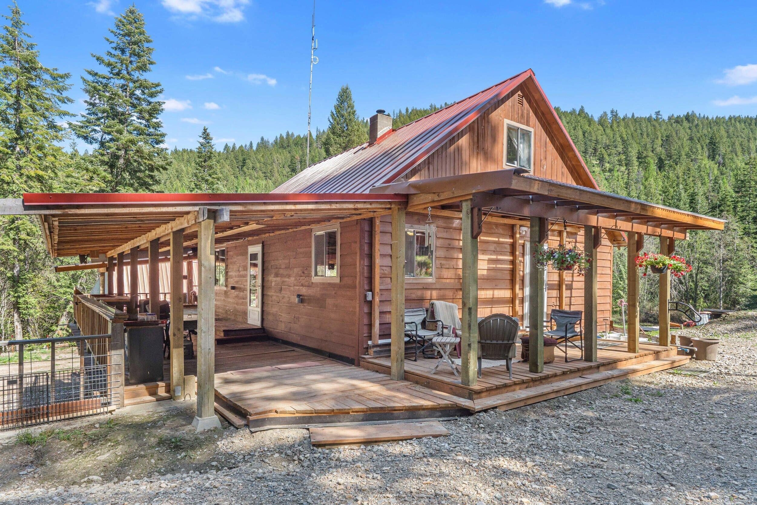 Single Family 3BR 1BA - 2785 RECORDS Rd, ADDY, WA