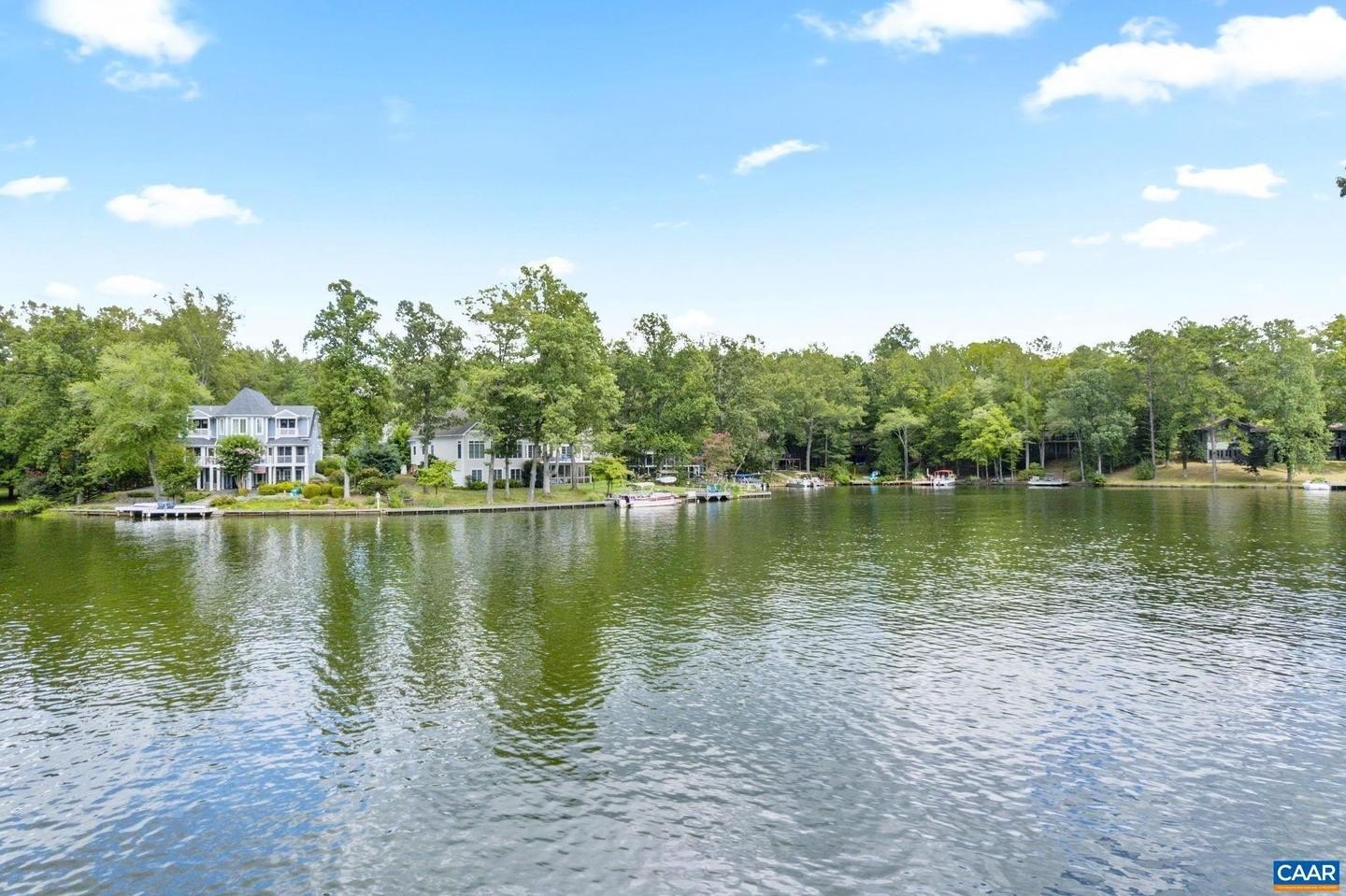 Single Family 5BR 3BA - 4 LAKEVIEW CIR, PALMYRA, VA