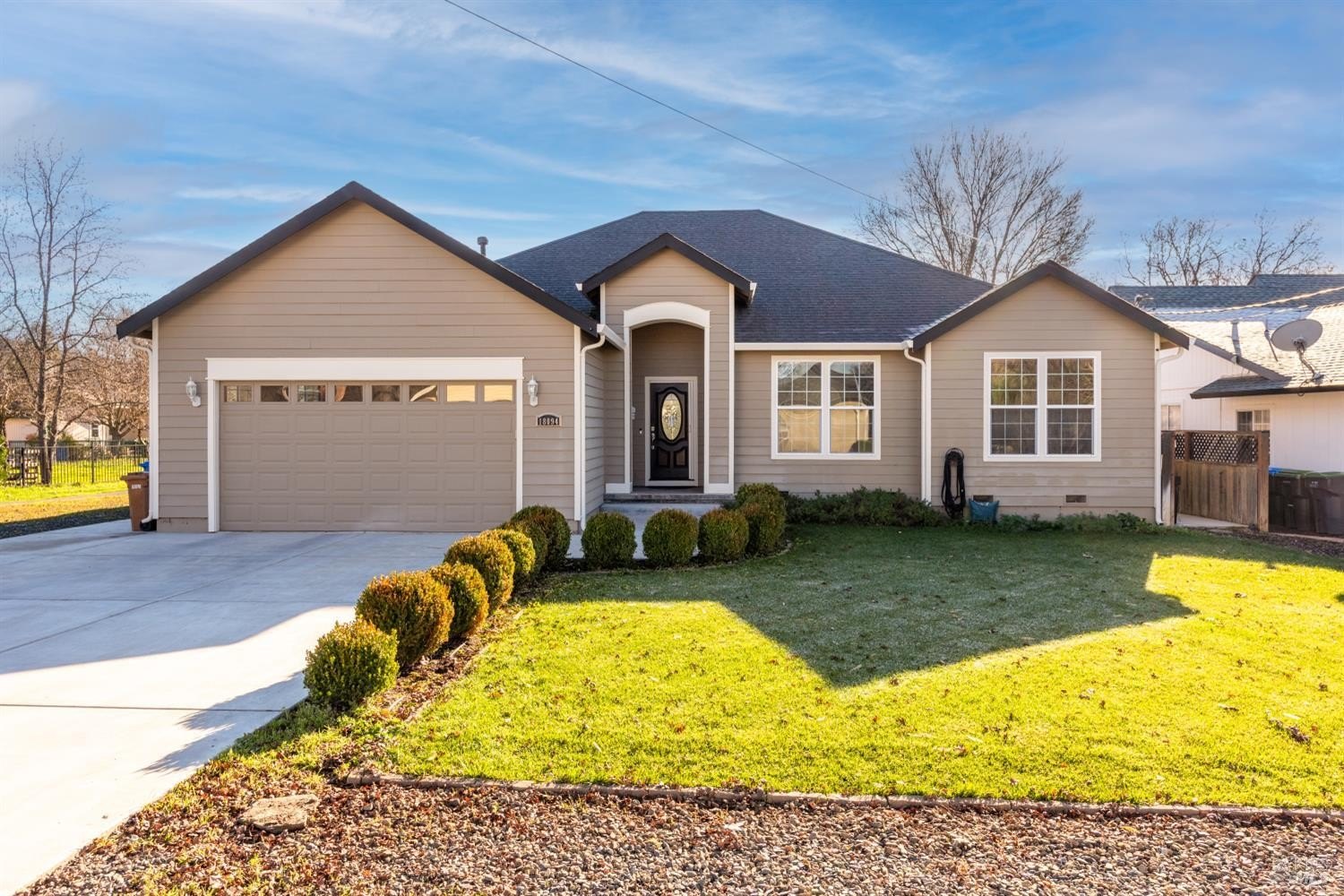 Single Family 3BR 2BA - 18094 Spyglass Road, Hidden Valley Lake, CA