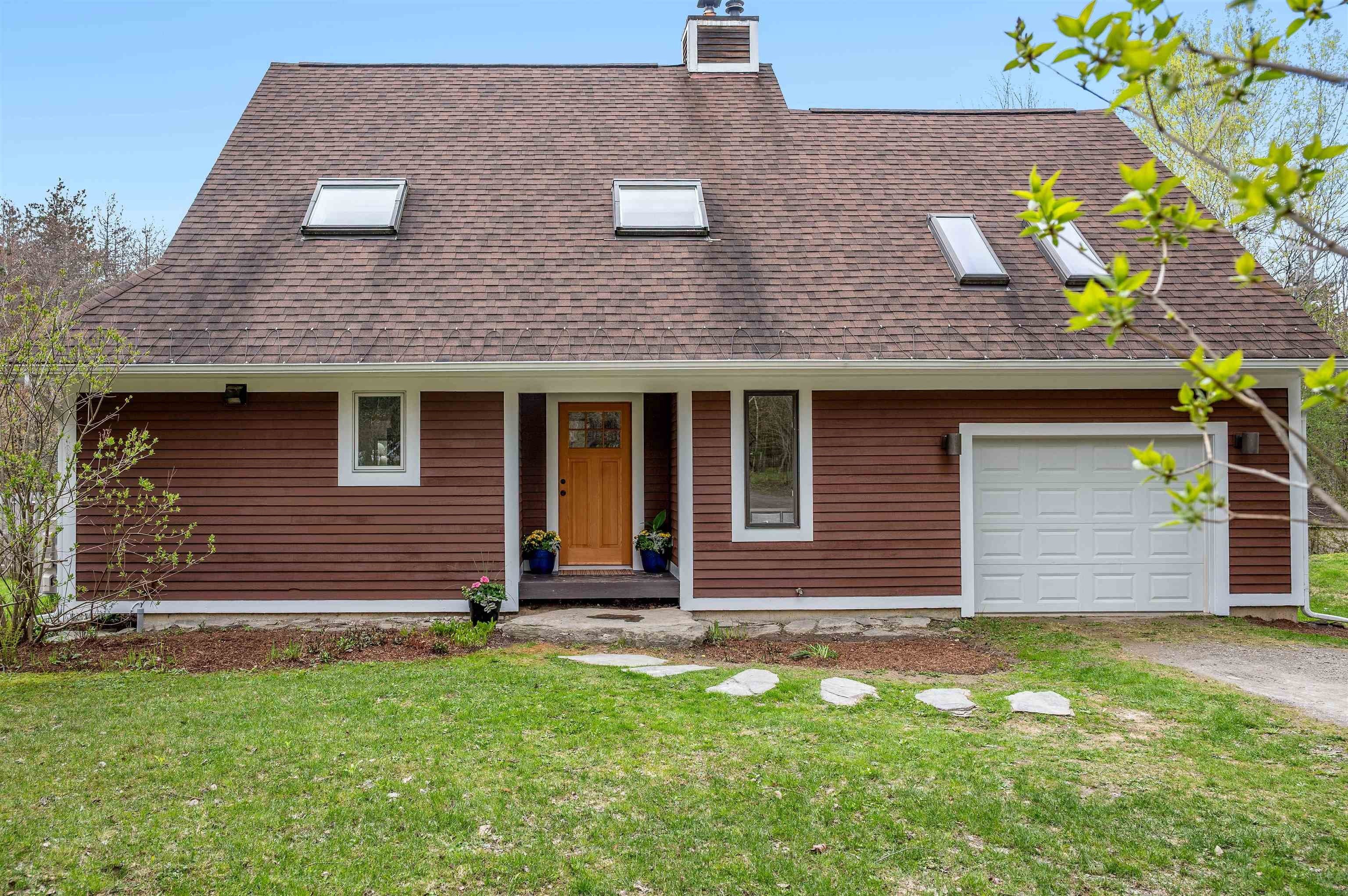 Single Family 3BR 3BA - 4232 Elmore Mountain Road, Elmore, VT