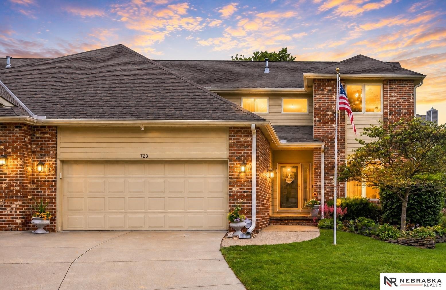 Single Family 3BR 4BA - 723 Lancashire Court, Lincoln, NE