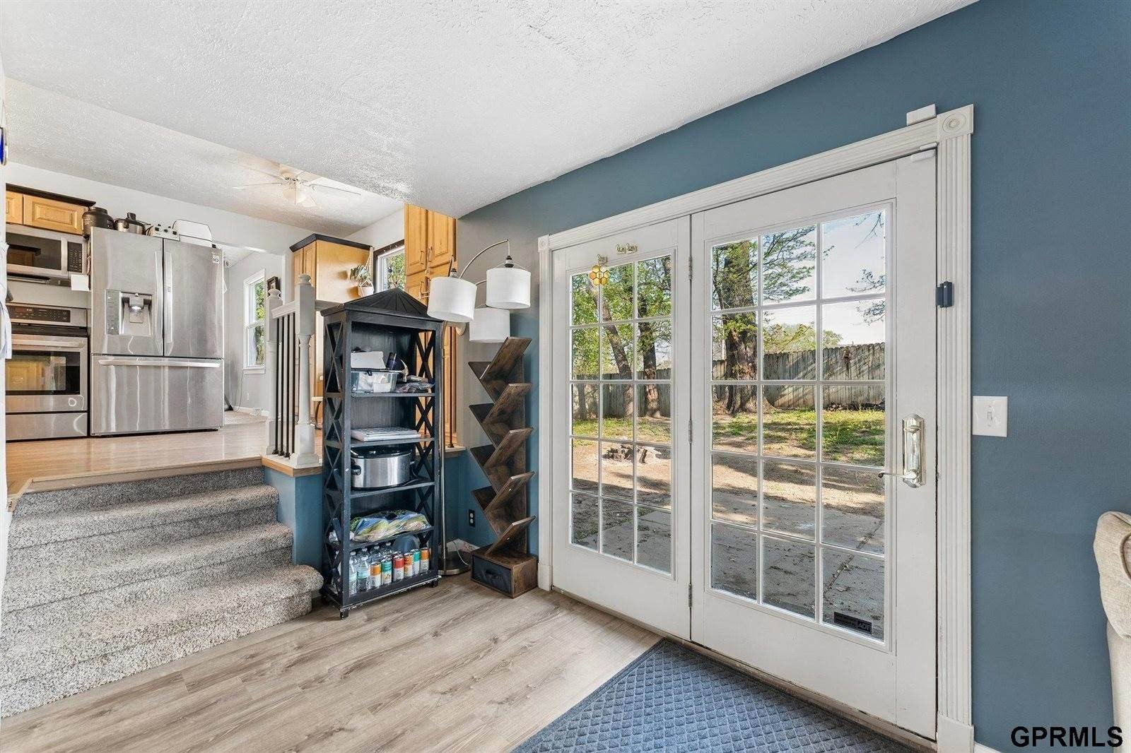Single Family 4BR 3BA - 3512 Leawood Drive, Bellevue, NE