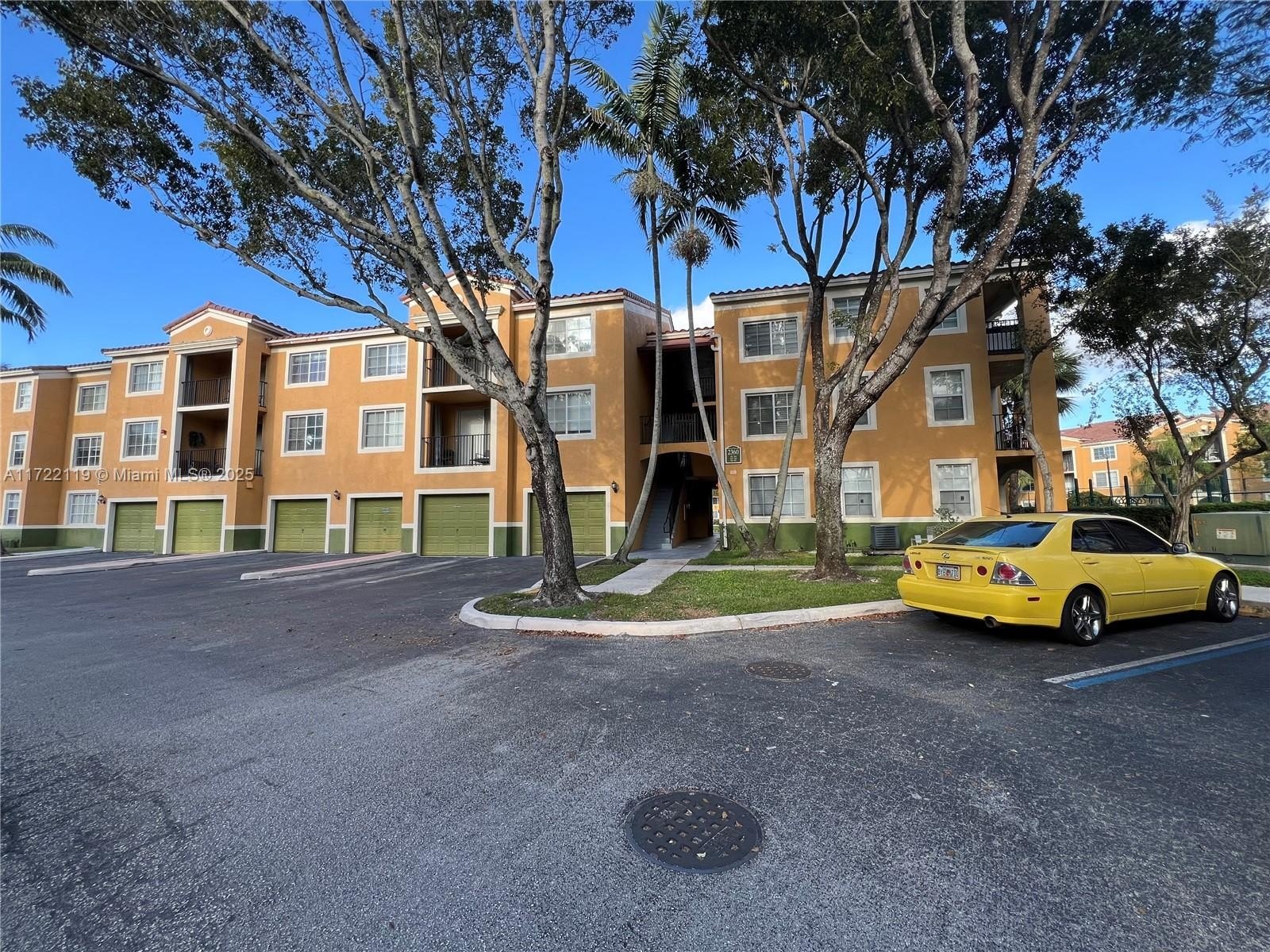 Condo 2BR 2BA - 2360 E Preserve Way, Miramar, FL