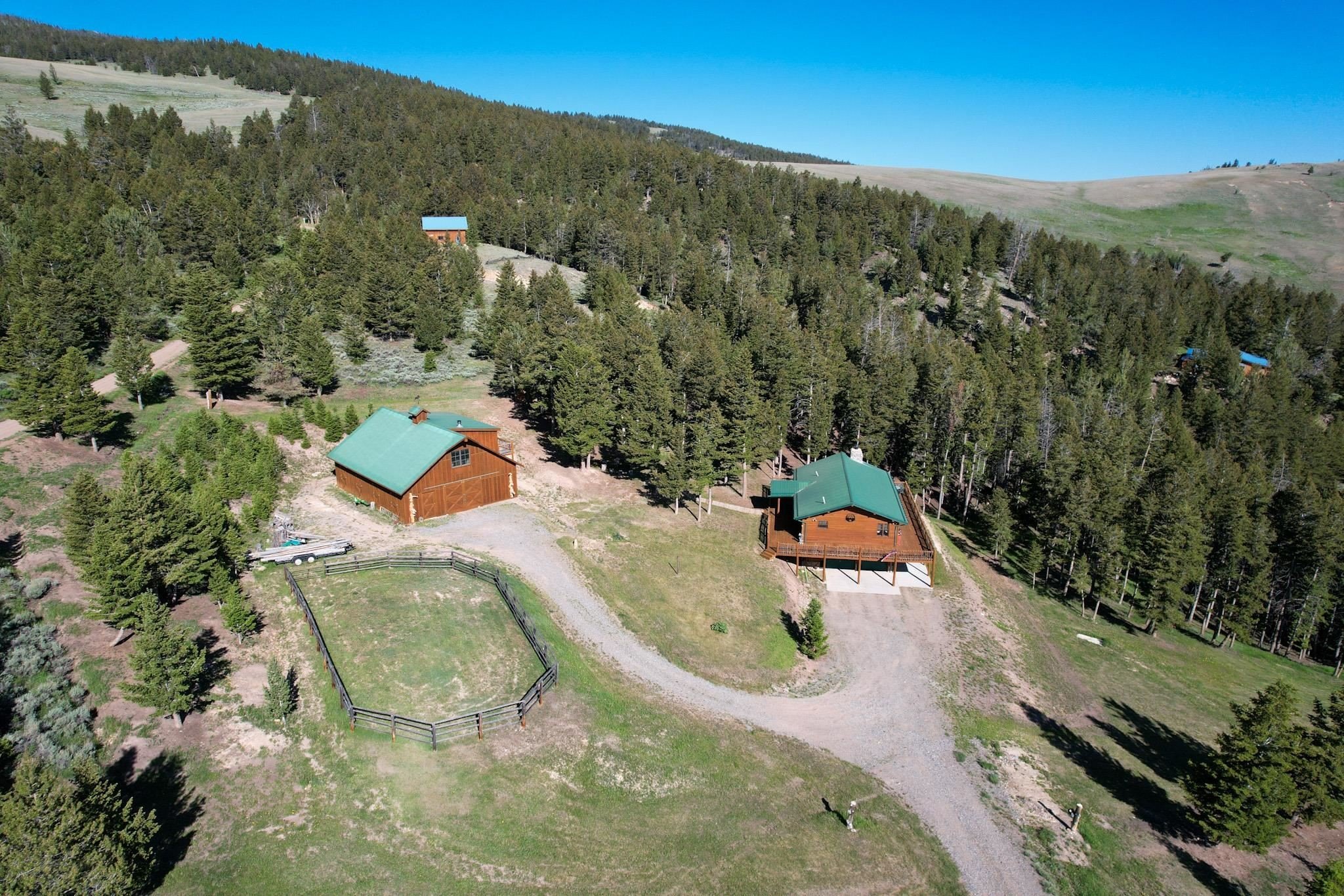Single Family 4BR 4BA - 20 Spruce Creek CT, Dubois, WY