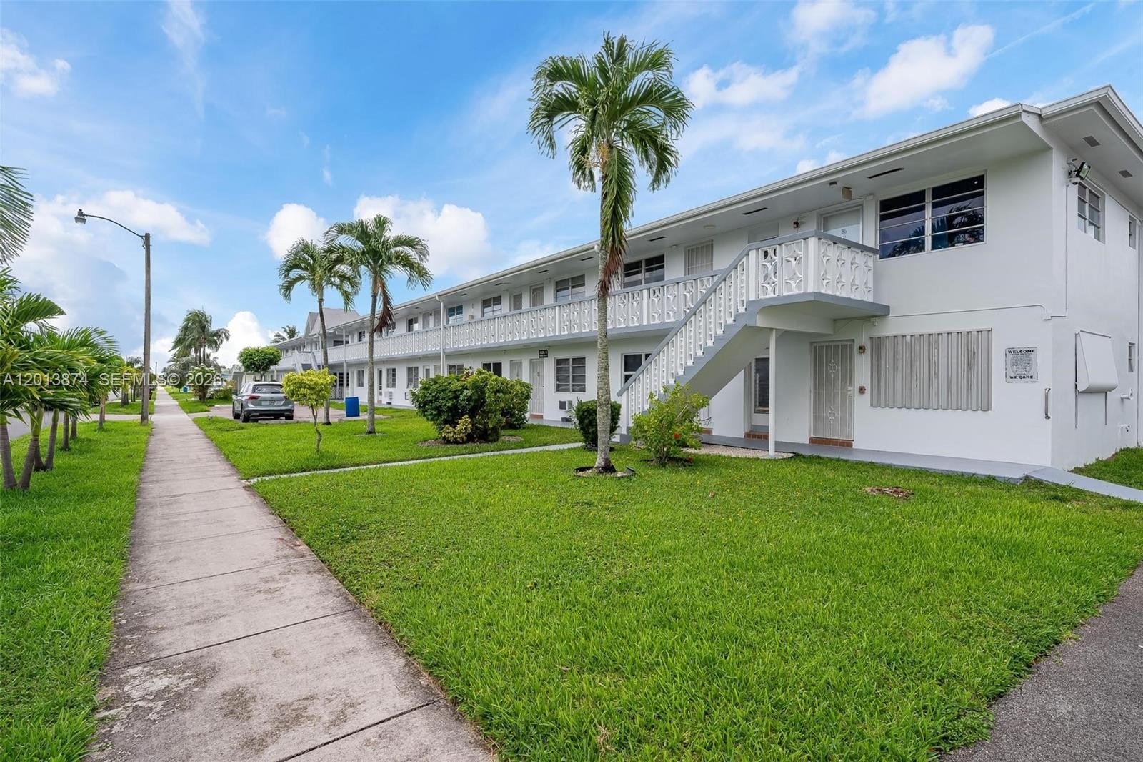 Condo 1BR 1BA - 50 NW 204th St, Miami Gardens, FL