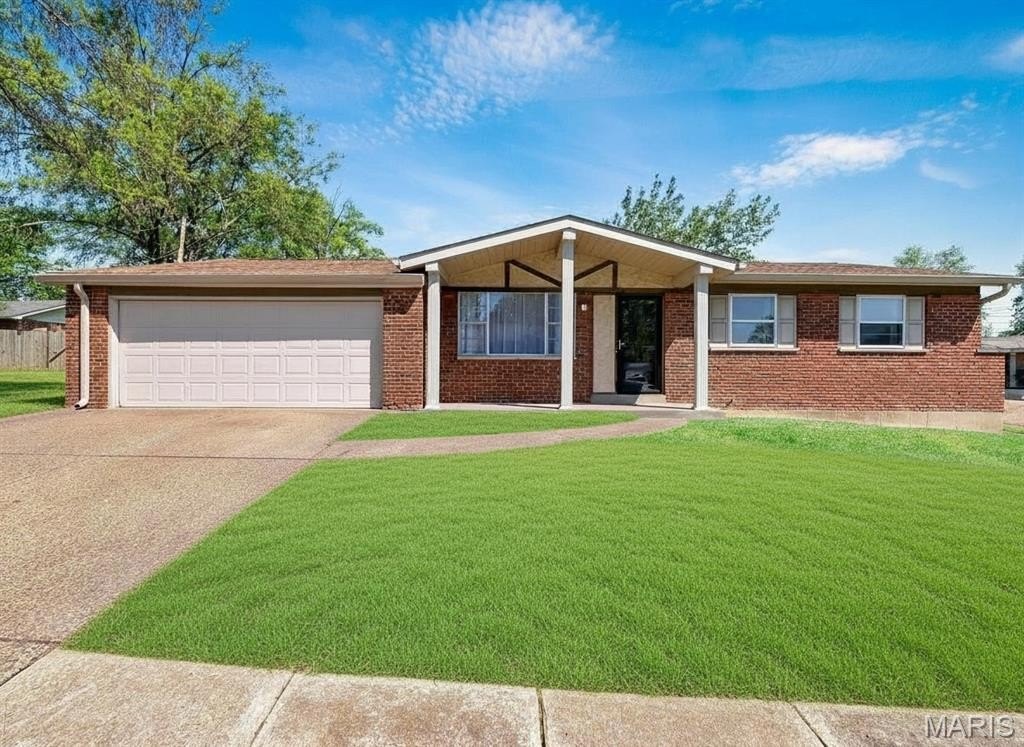 Single Family 3BR 2BA - 2652 Carousel Drive, St Louis, MO