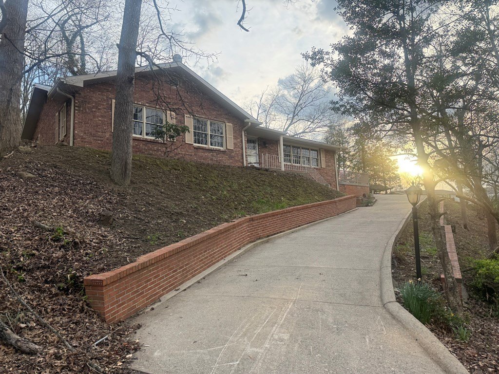 Single Family 3BR 2BA - 216 Mt Martha Drive, Pikeville, KY