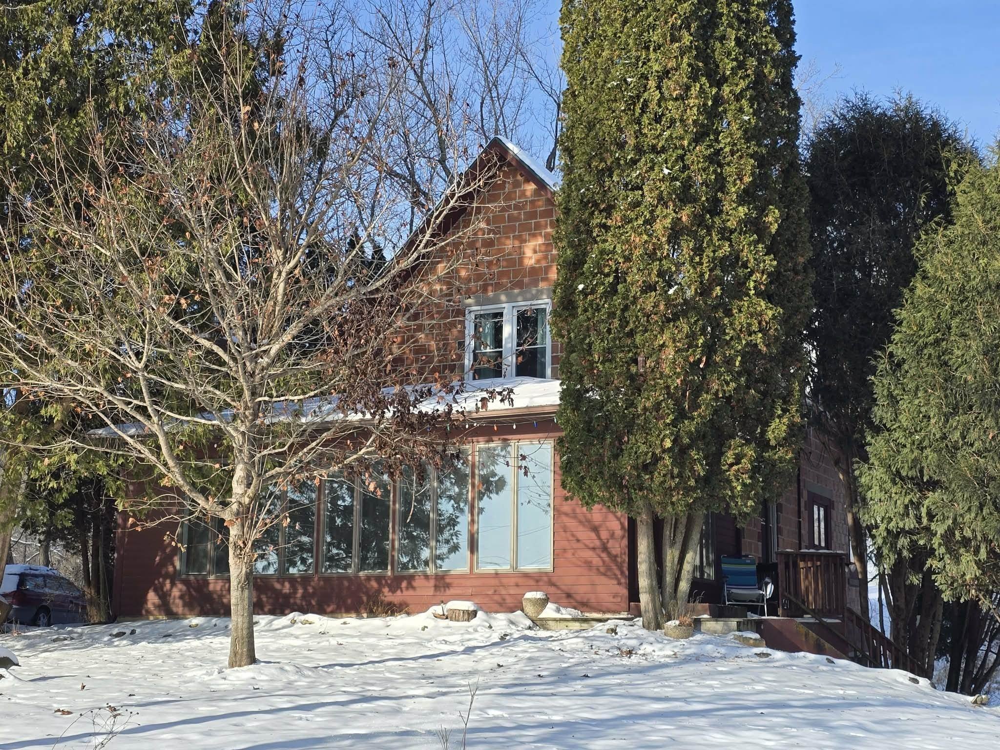 Single Family 4BR 2BA - 49501 Hwy 171, Gays Mills, WI