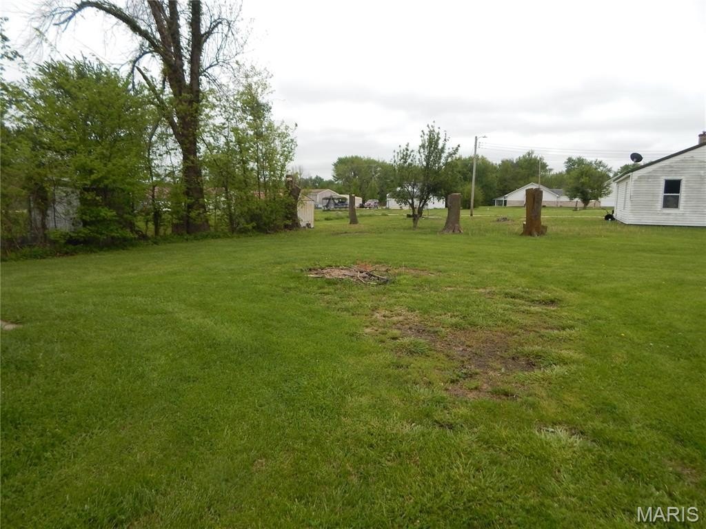 Single Family 2BR 1BA - 200 E Maple Street, Curryville, MO