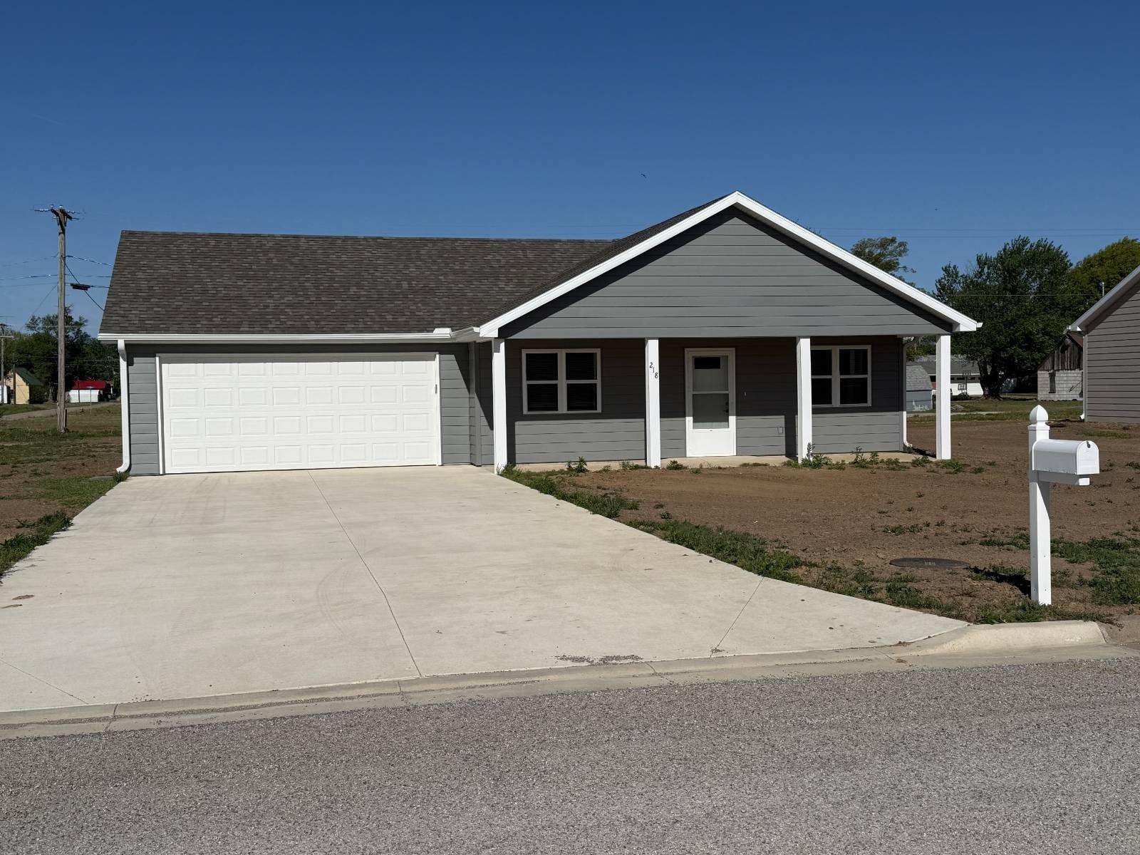 Single Family 3BR 2BA - 218 S. Pearl St., Saint John, KS