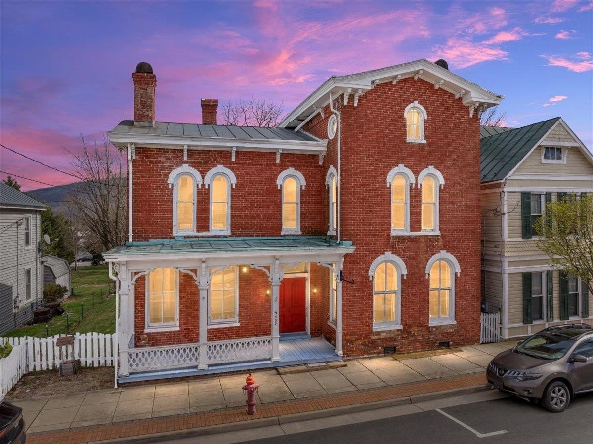 Single Family 4BR 3BA - 9400 S CONGRESS ST, NEW MARKET, VA