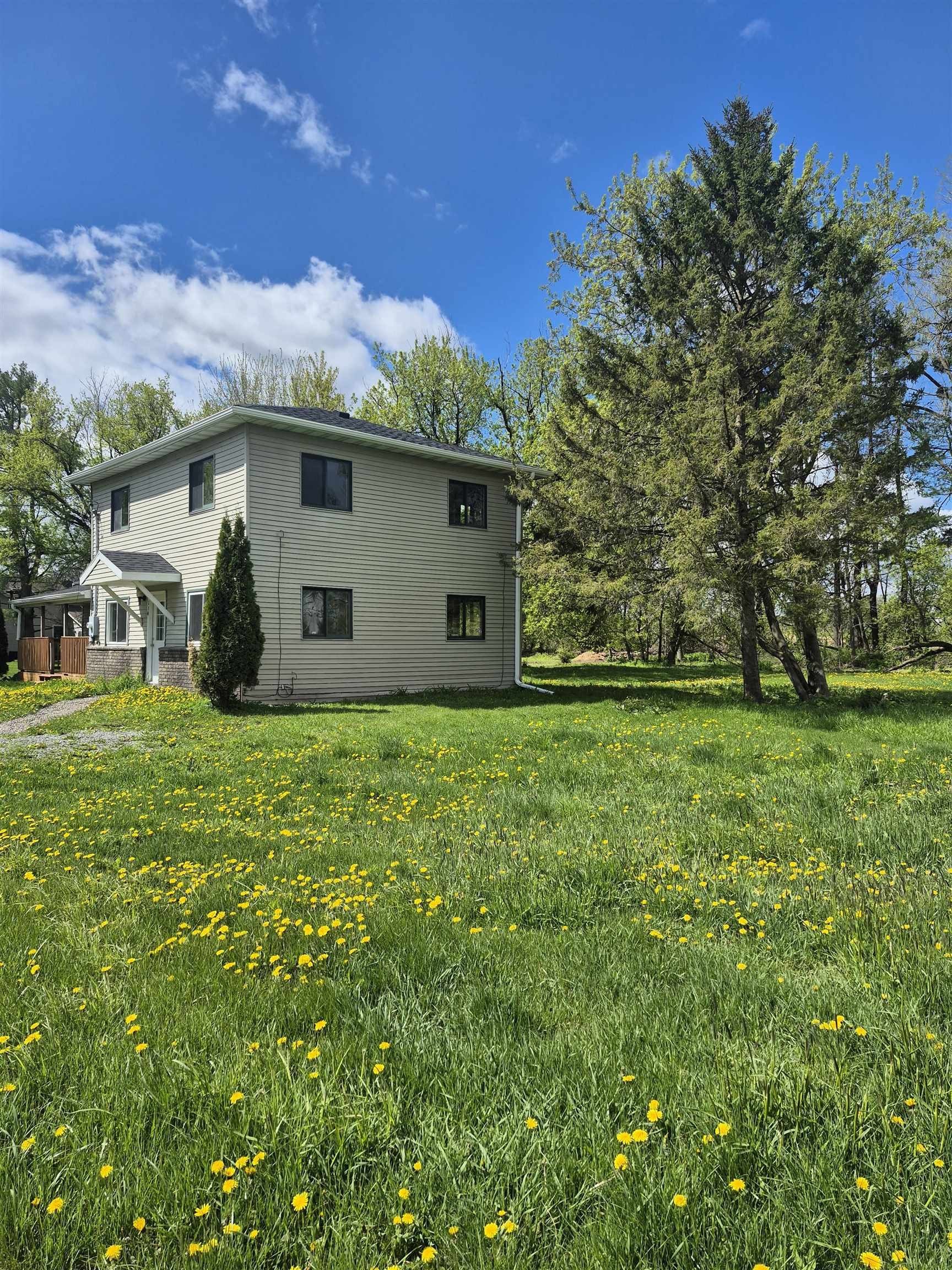 Single Family 4BR 2BA - 114 S Sechlerville Road, Hixton, WI