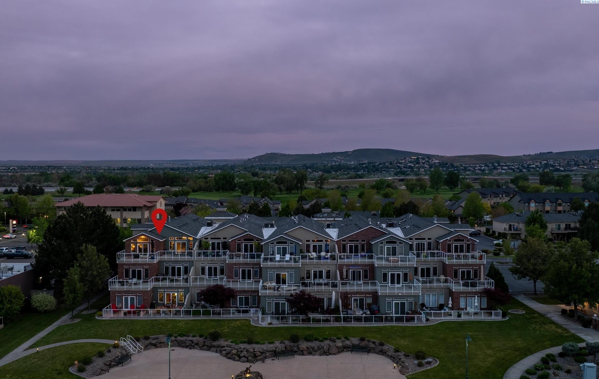 Condo 3BR 3BA - 386 Columbia Point Drive, Richland, WA
