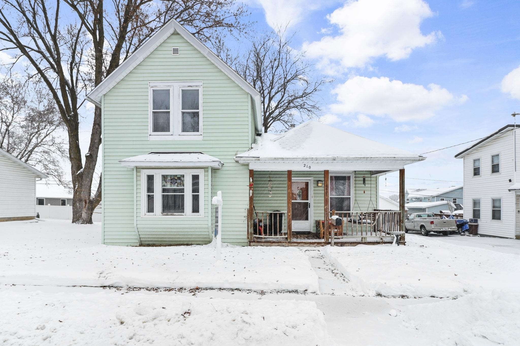210 E Merrimac St  