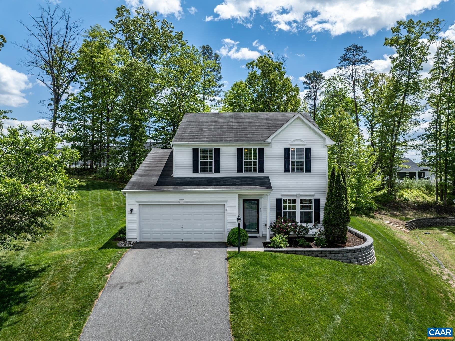 Single Family 3BR 3BA - 44 FLINTSTONE CT, BARBOURSVILLE, VA