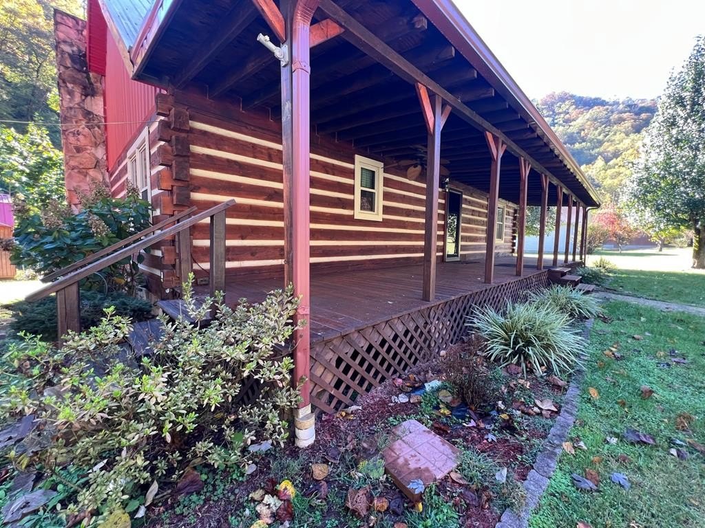 Single Family 3BR 2BA - 684 Marrowbone Creek Rd., Elkhorn City, KY