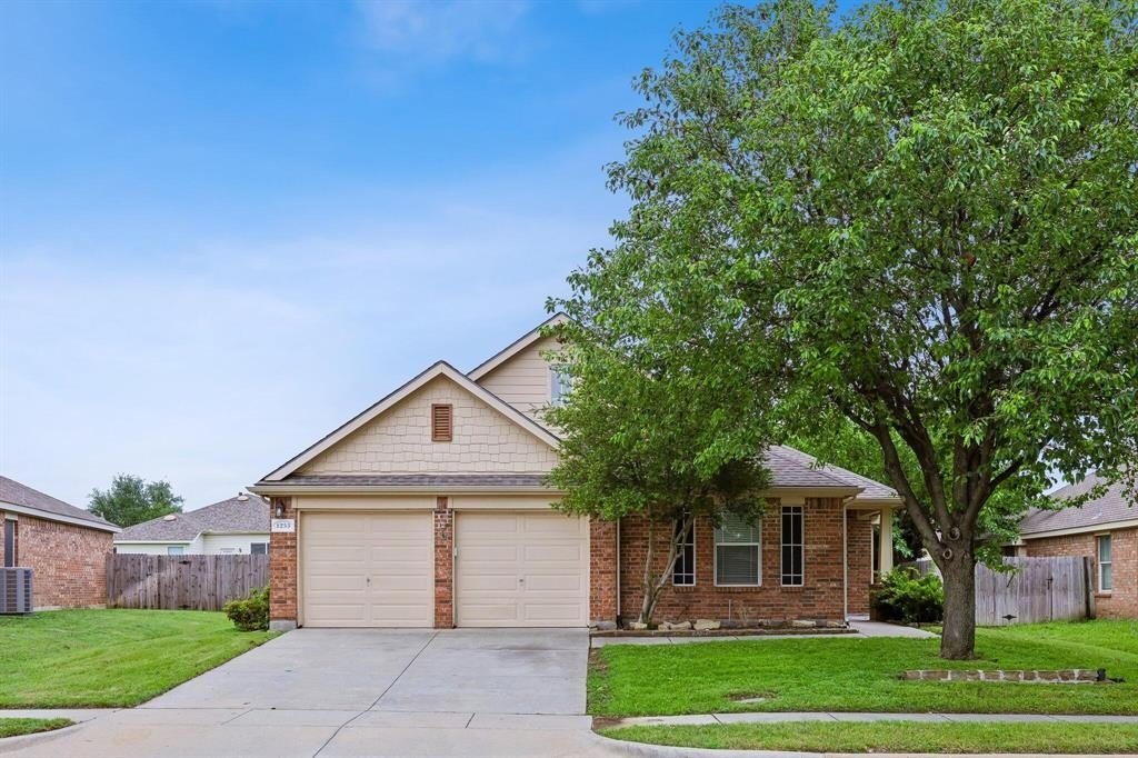 Single Family 3BR 2BA - 1253 Mountain Peak Drive, Haslet, TX