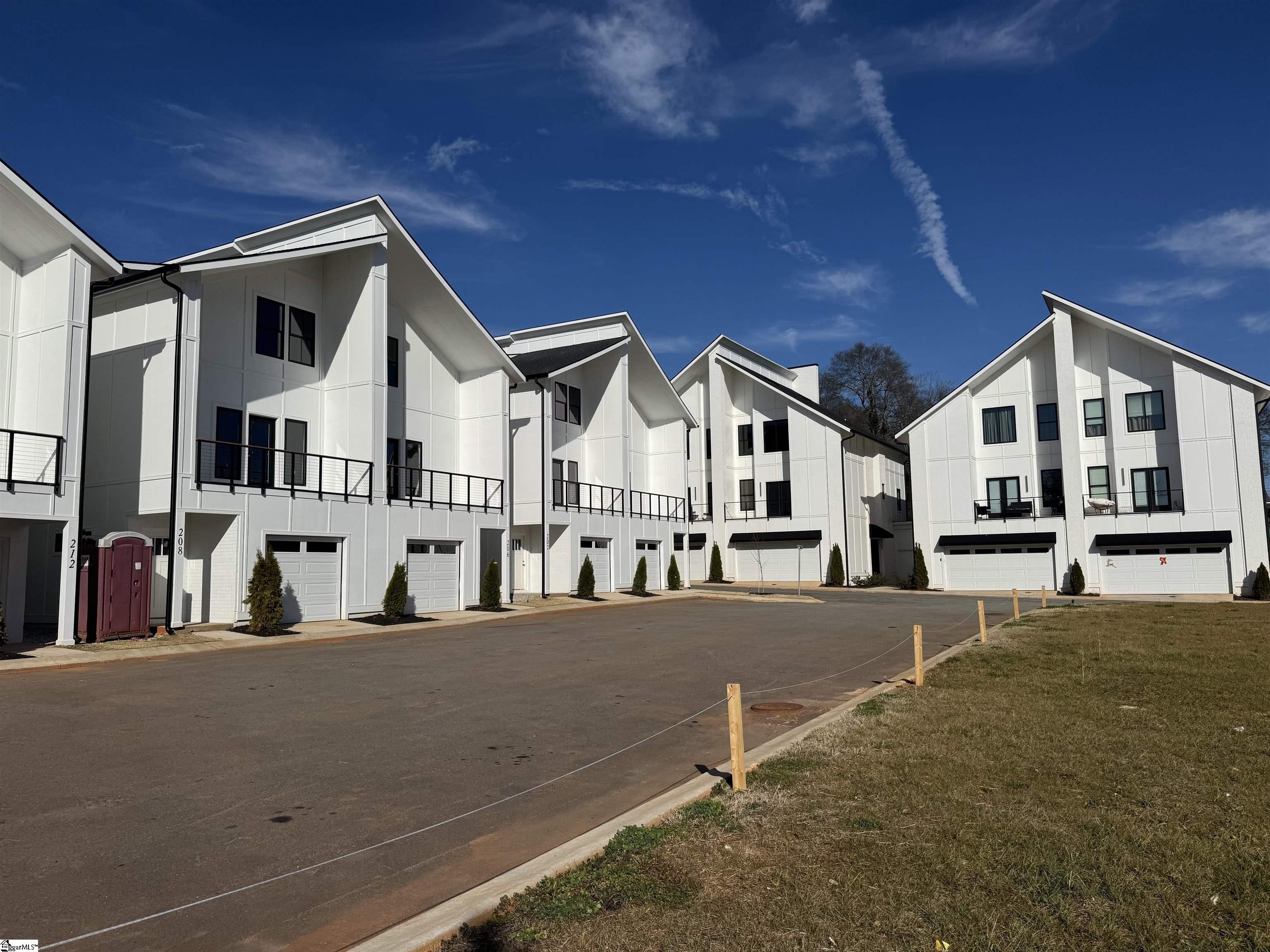 Condo 3BR 3BA - 208 Ackert Way, Greenville, SC