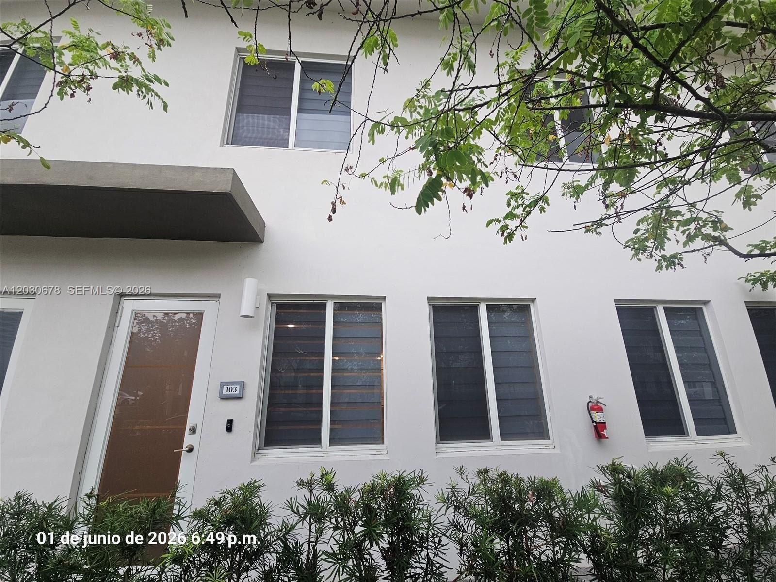 Single Family 3BR 3BA - 6453 NW 102nd Path, Doral, FL