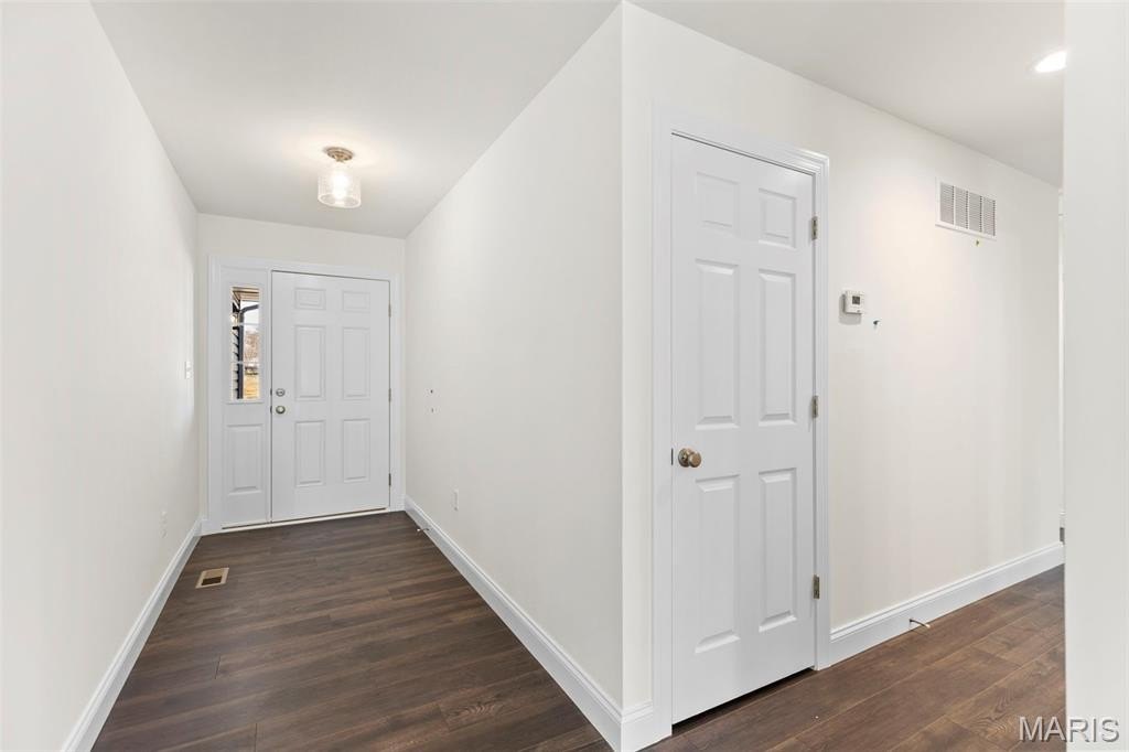 Single Family 4BR 2BA - 1057 Bloomfield Drive, Eureka, MO