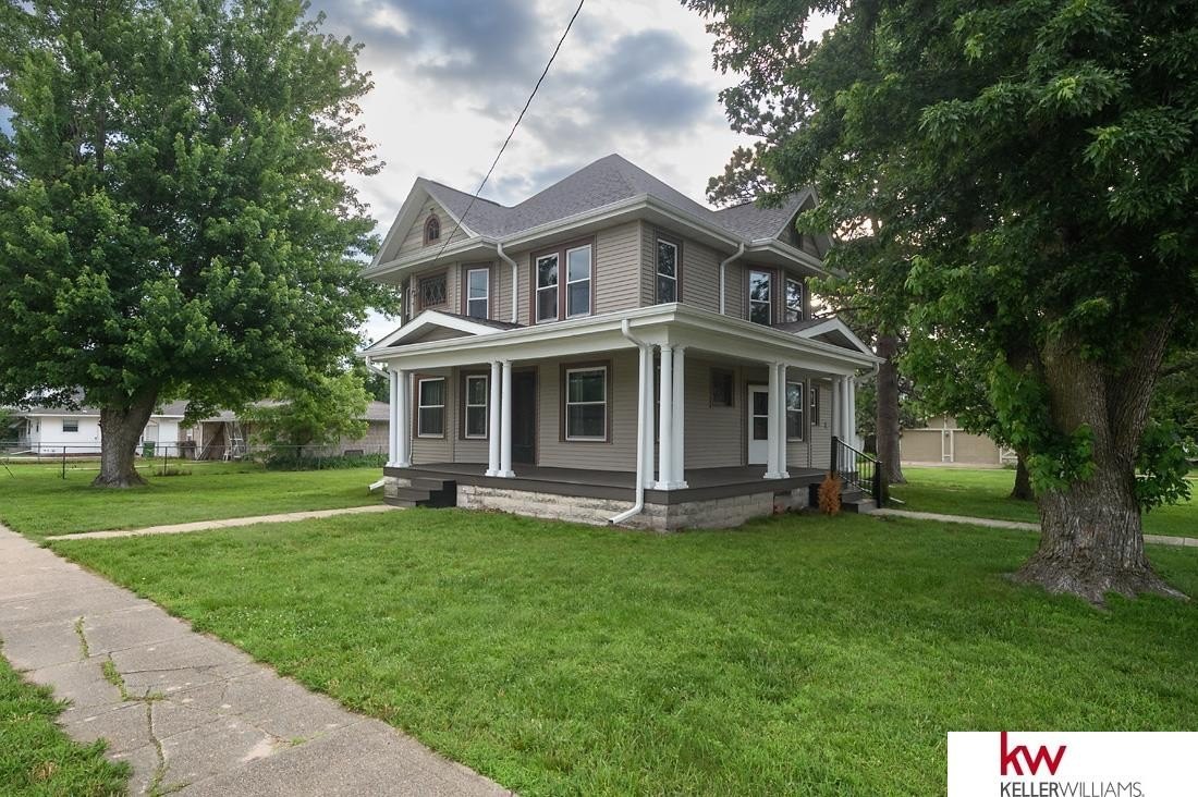Single Family 4BR 1BA - 108 W 8th Street, DAVENPORT, NE