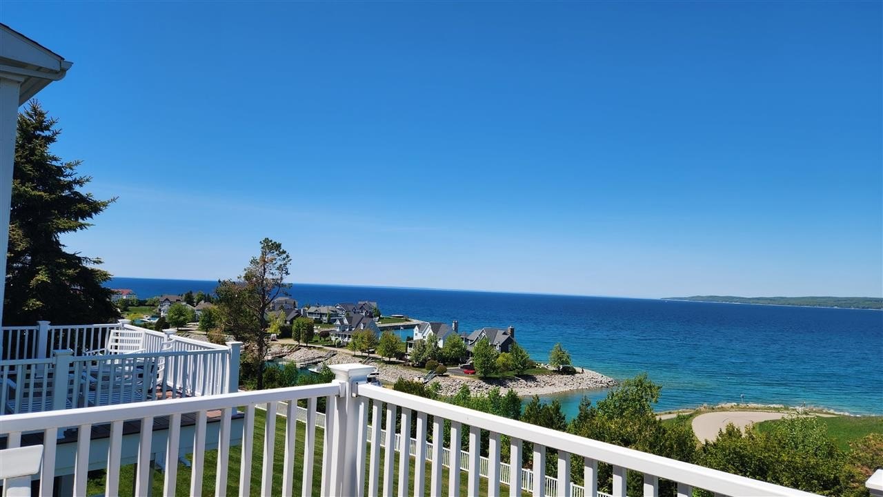 Single Family 4BR 4BA - 3224 Cliffs, Bay Harbor, MI