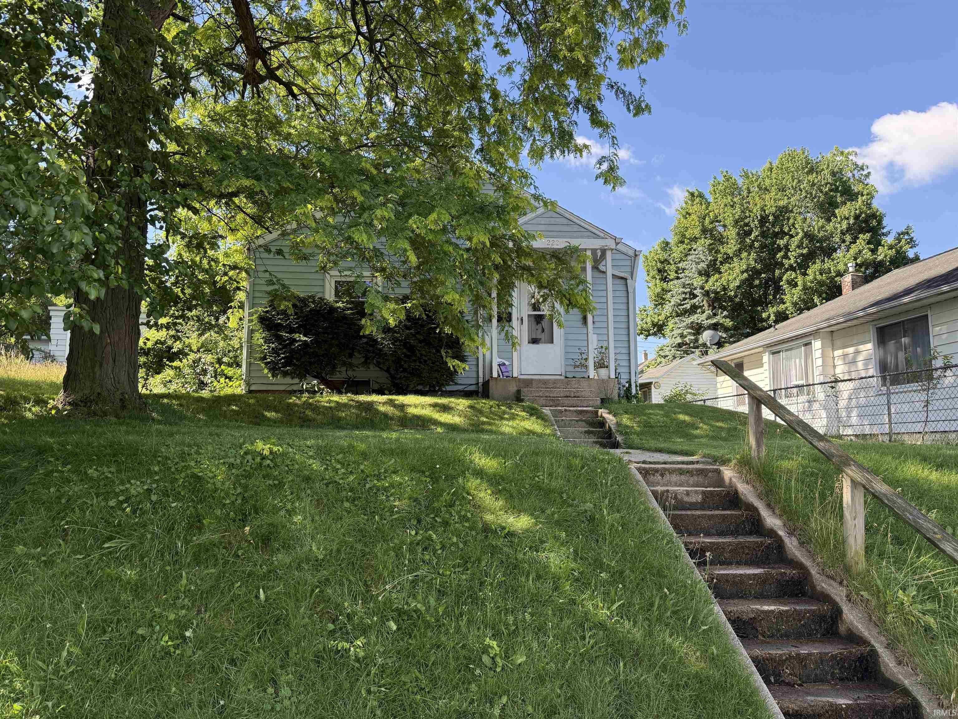 Single Family 3BR 1BA - 222 E Fairview Avenue, South Bend, IN
