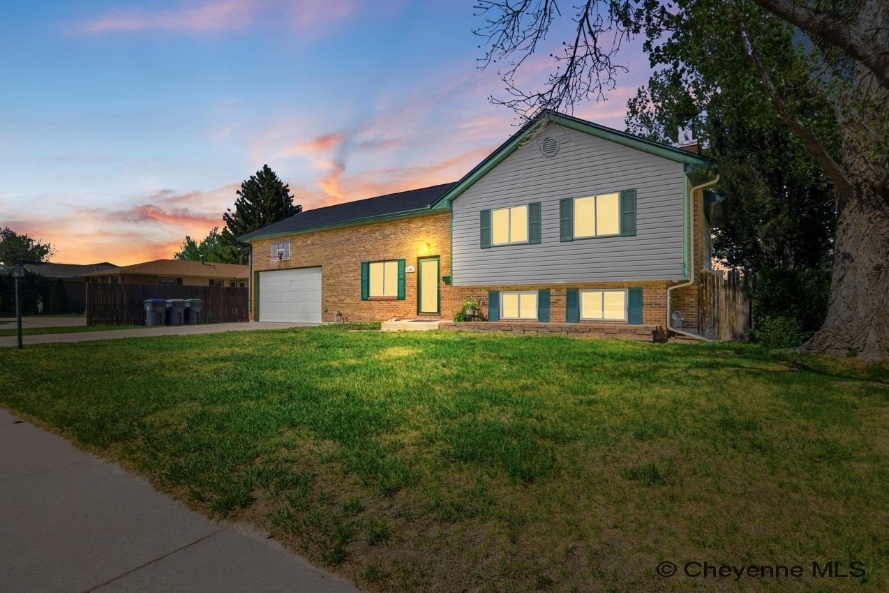 Single Family 5BR 3BA - 1151 LONG VALLEY RD, Cheyenne, WY