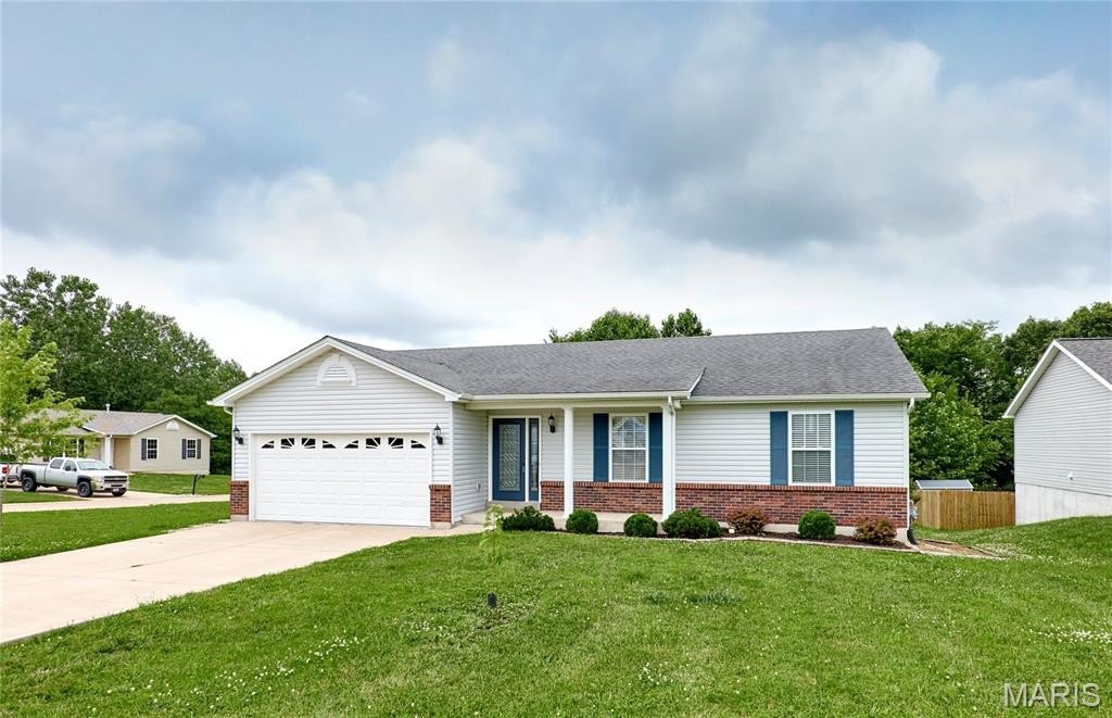 Single Family 3BR 3BA - 139 Cuivre River Drive, Troy, MO