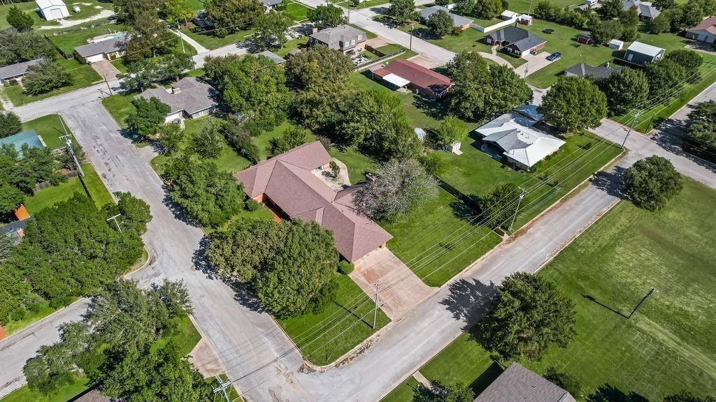 Single Family 4BR 4BA - 901 Spears Street, Bowie, TX