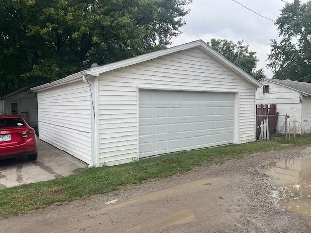 Single Family 2BR 1BA - 6507 Sherman Street, St Joseph, MO
