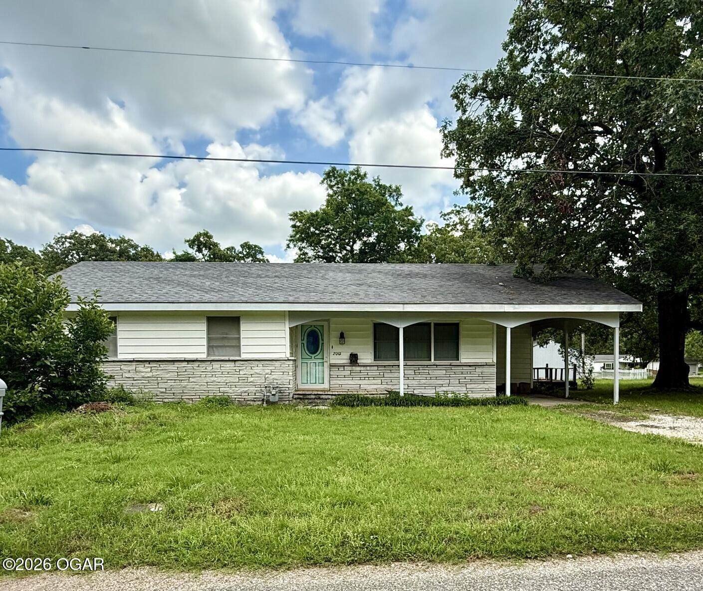 Single Family 3BR 1BA - 2001 Dewey Avenue, Galena, KS