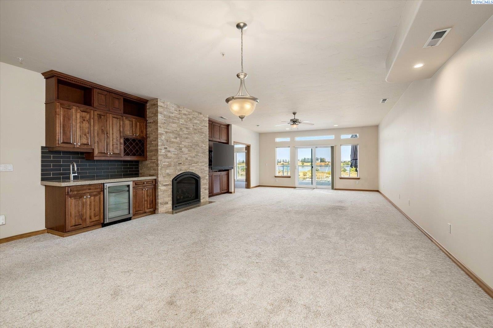 Condo 3BR 3BA - 386 Columbia Point Drive, Richland, WA