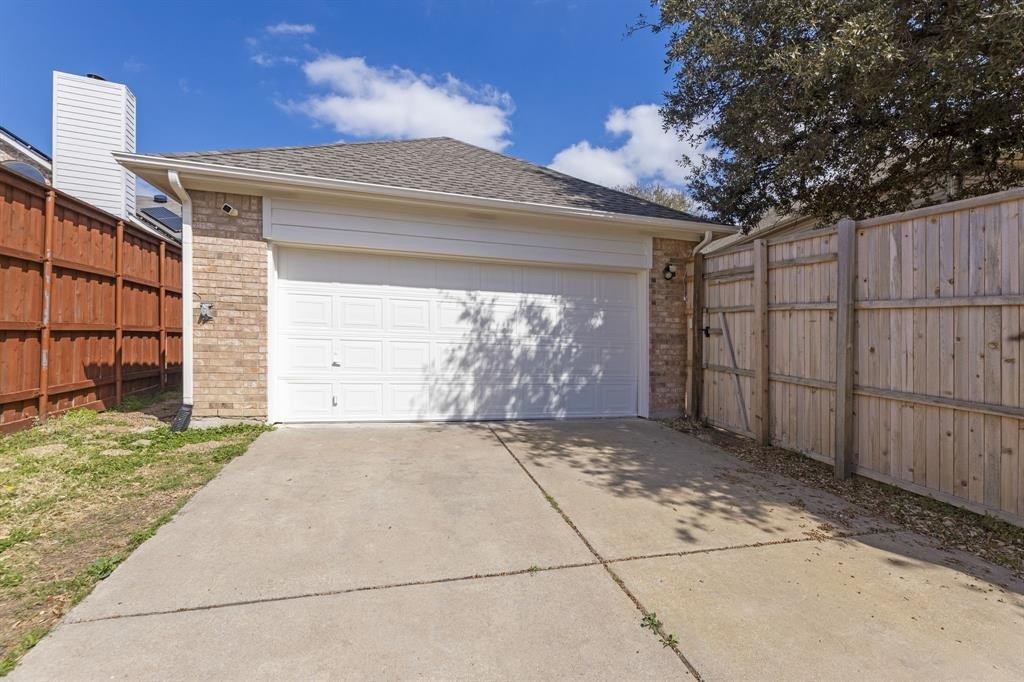 Single Family 4BR 3BA - 4124 Briarbend Road, Dallas, TX