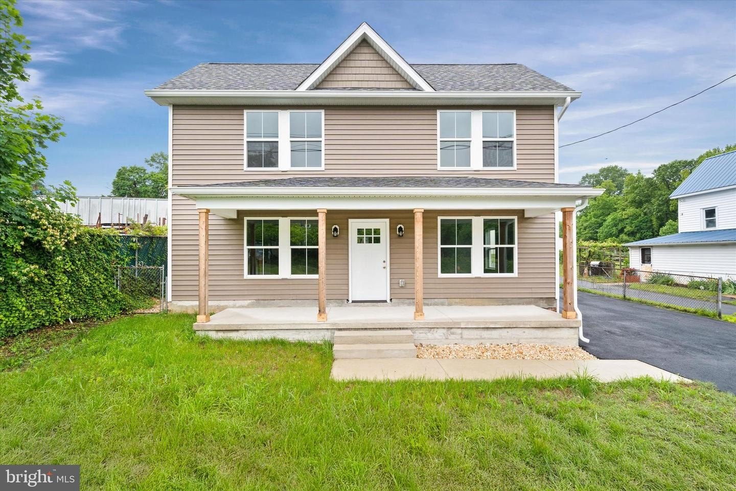 Single Family 3BR 3BA - 4437 DUPONT PKY, TOWNSEND, DE
