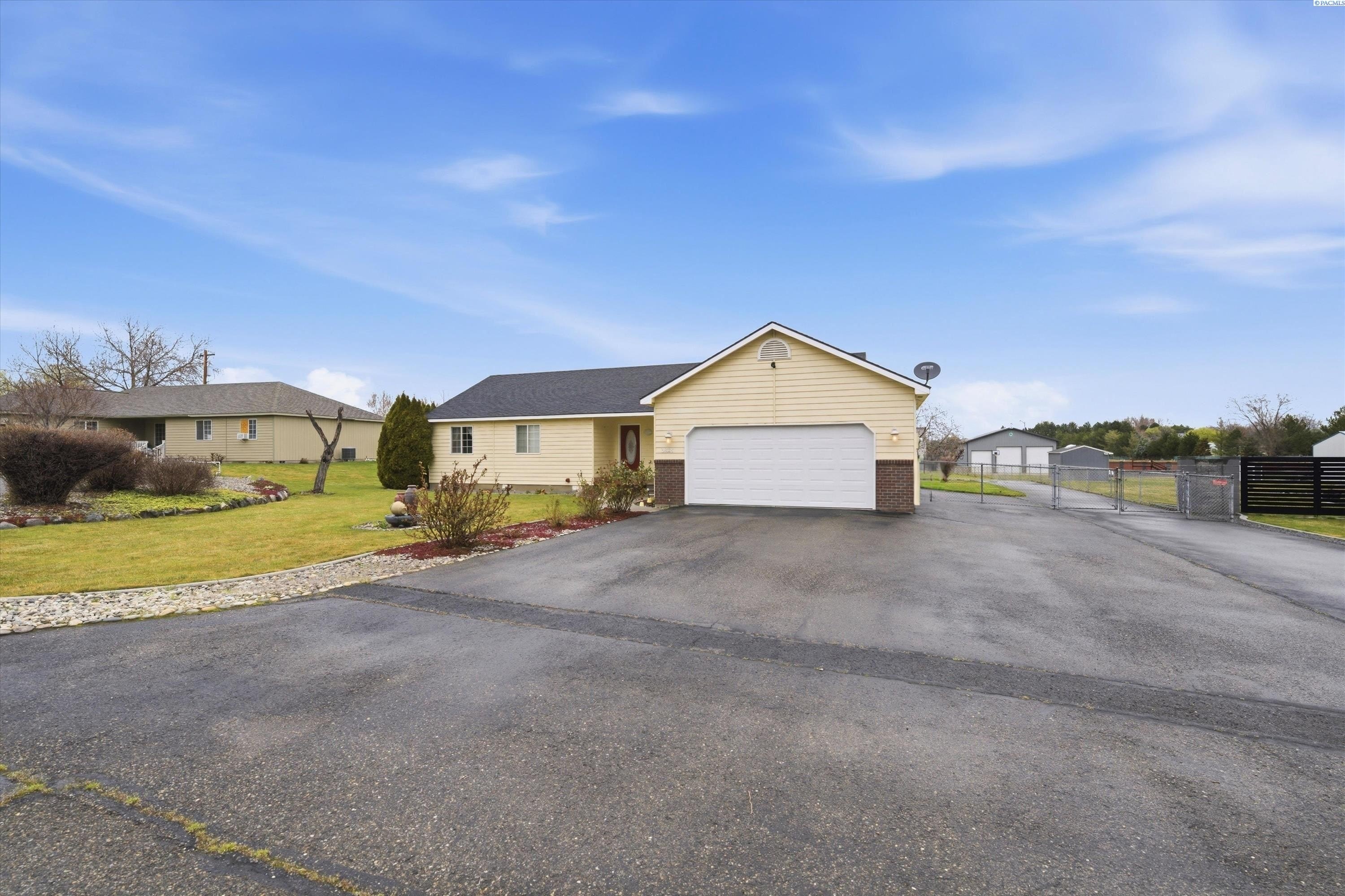 Other 3BR 2BA - 3828 Mountain Meadows Ct, West Richland, WA