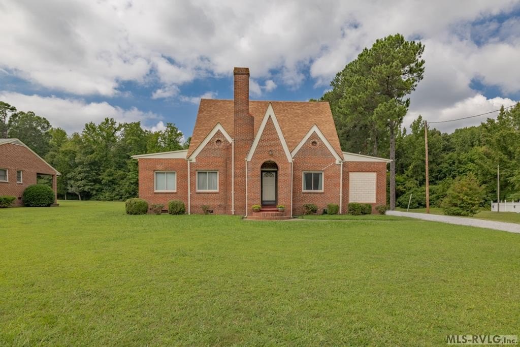 Single Family 3BR 2BA - 1300 Sussex Drive, Emporia, VA