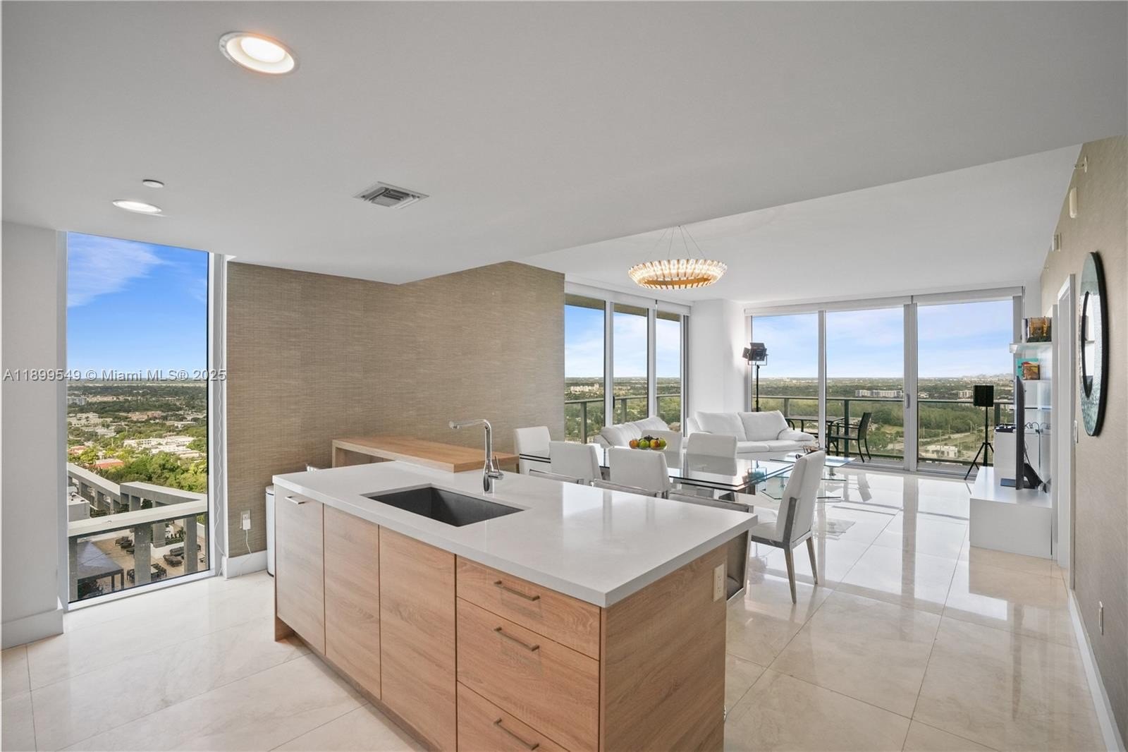 Condo 3BR 3BA - 16385 Biscayne Blvd, North  Miami  Beach, FL