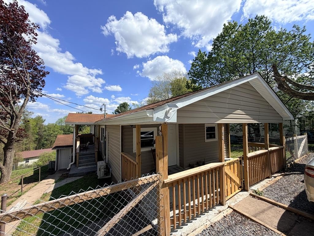 Single Family 2BR 2BA - 194 Haymarket Drive, BECKLEY, WV