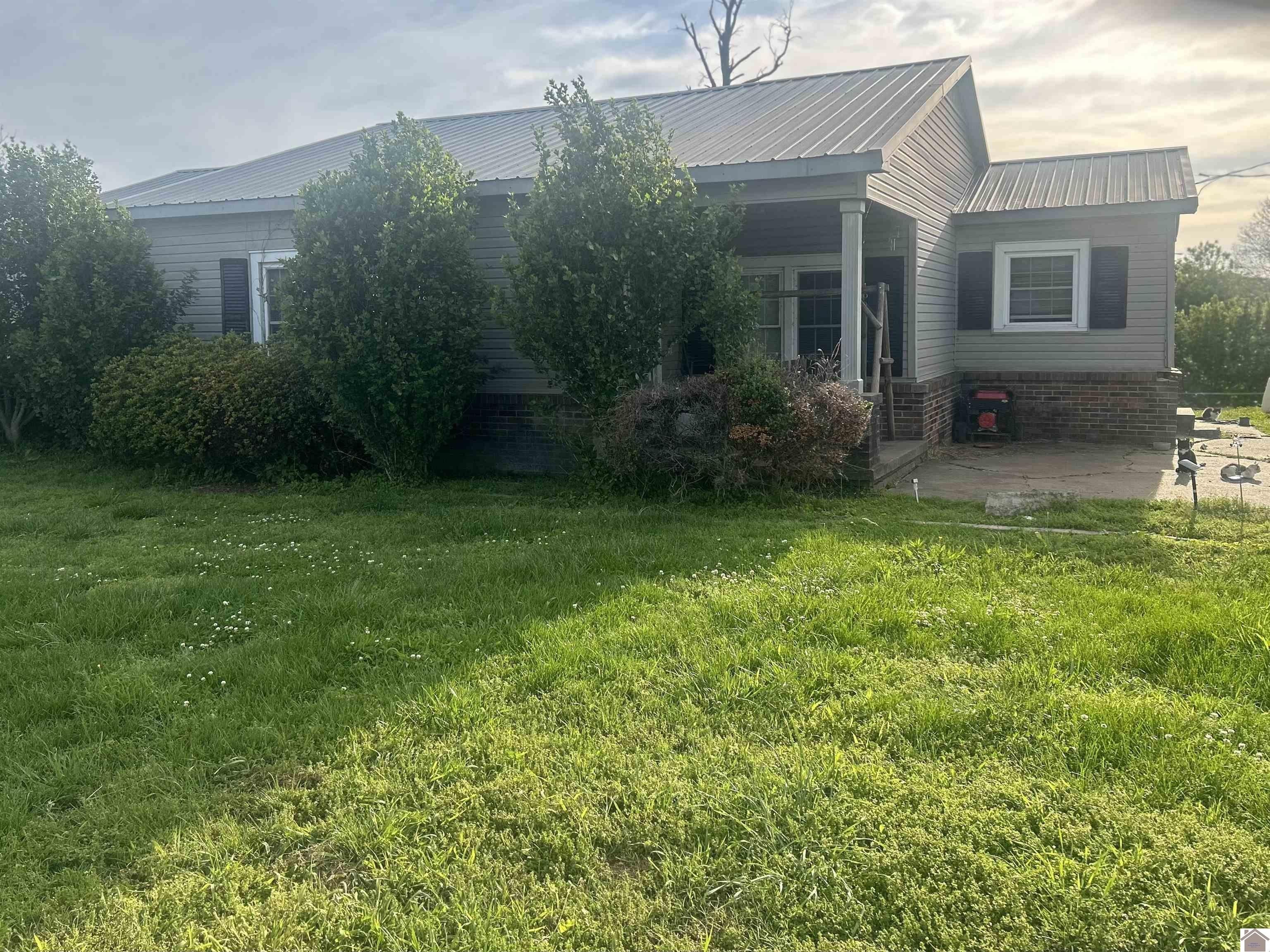 Single Family 3BR 1BA - 1753 State Route 943, Fulton, KY