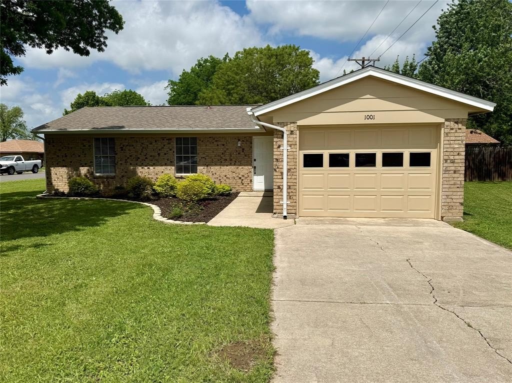 Single Family 2BR 1BA - 1001 Parkwood Court, Gainesville, TX