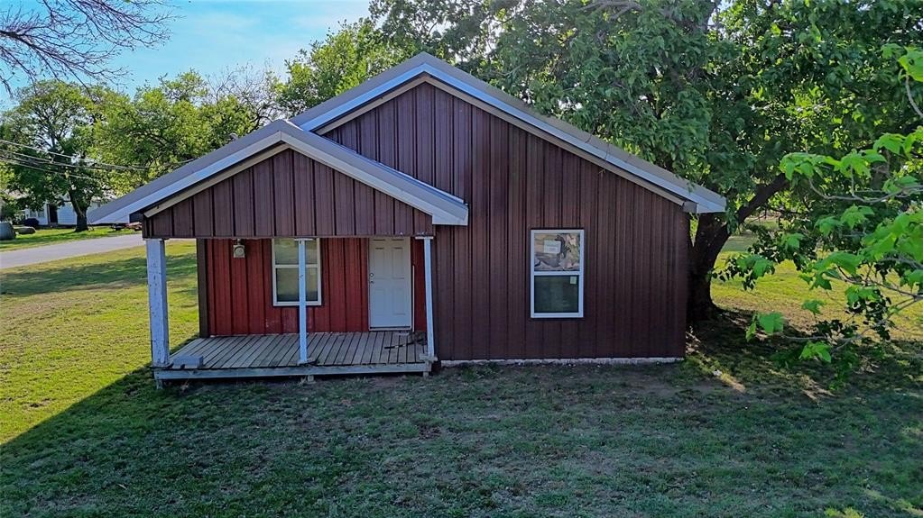 Single Family 2BR 2BA - 601 Baylor Street, Nocona, TX