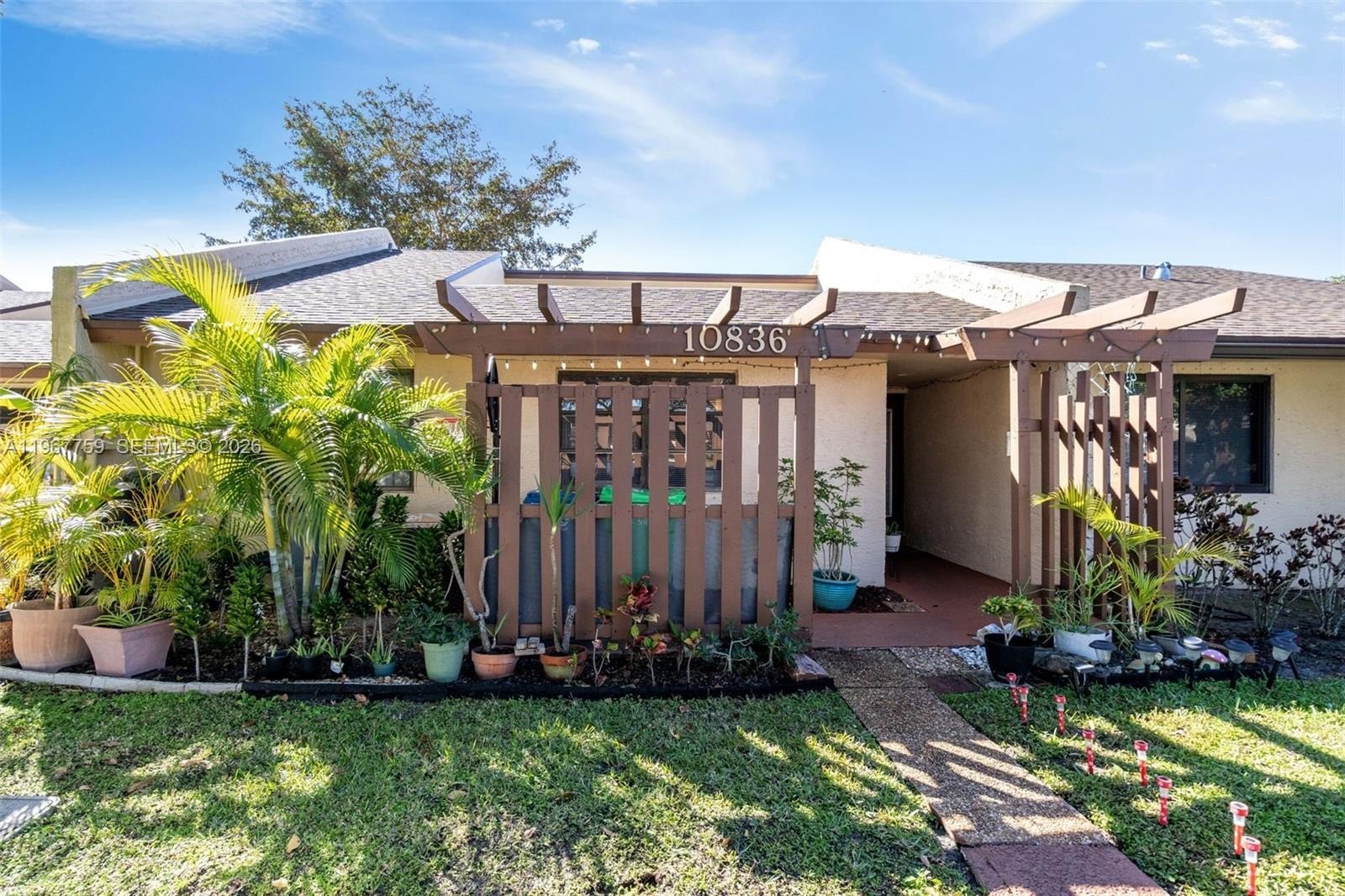 Single Family 2BR 2BA - 10836 NW 30th Pl, Sunrise, FL