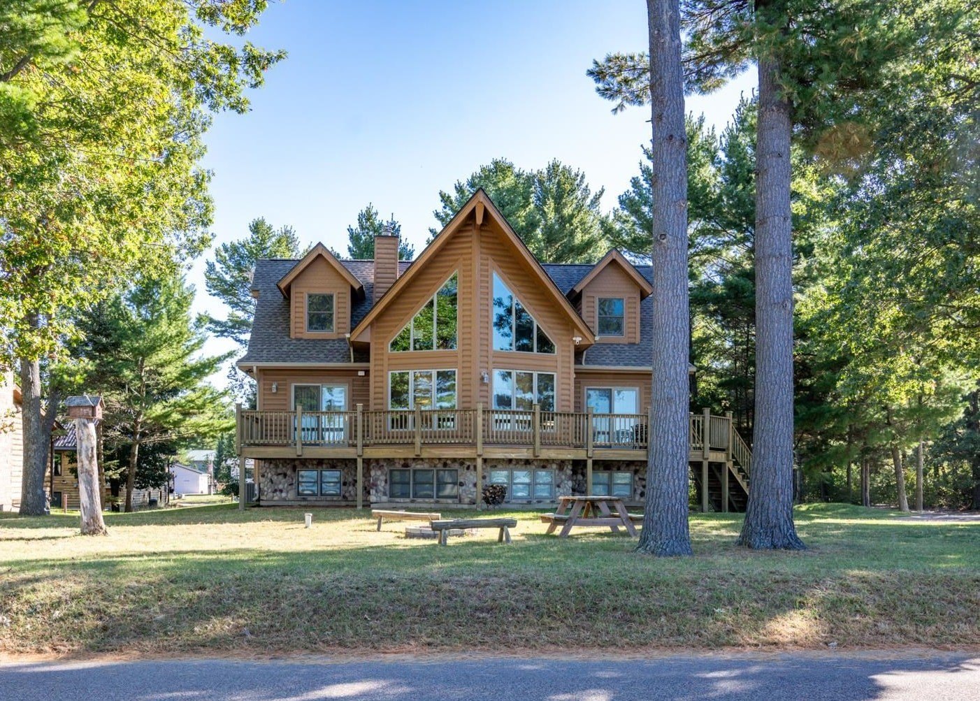 Single Family 3BR 4BA - 1948 Hill Avenue, Friendship, WI