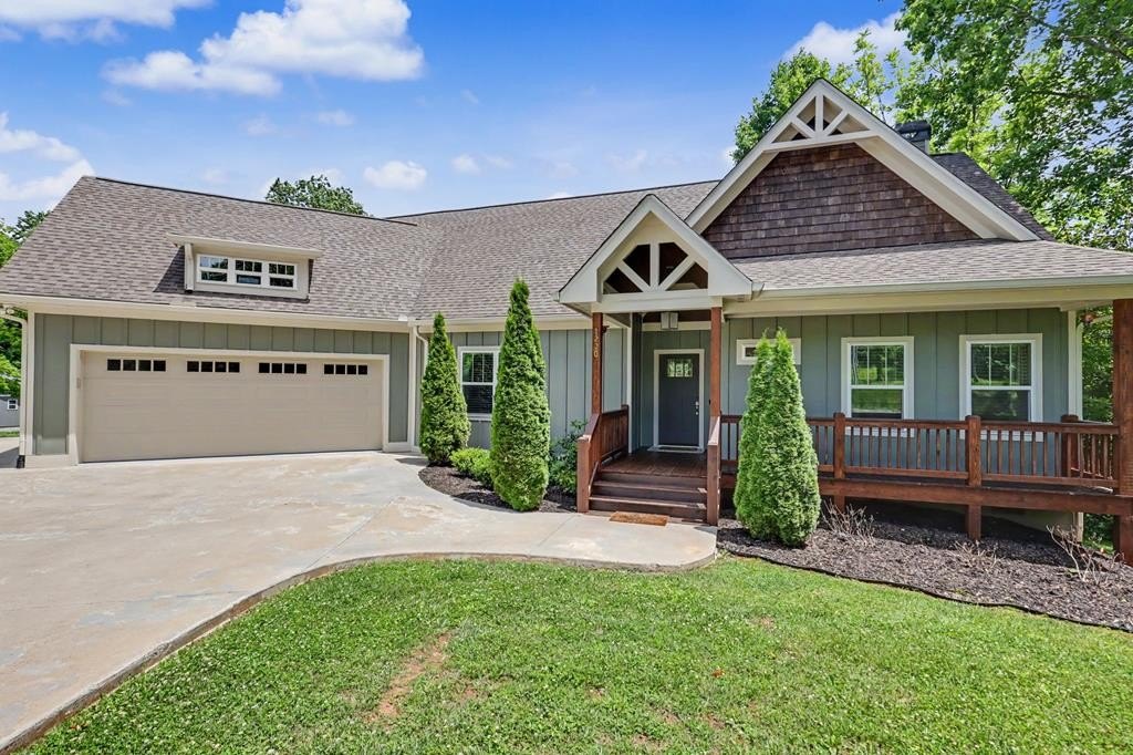 Single Family 3BR 2BA - 1220 Dogwood Trail, Hiawassee, GA